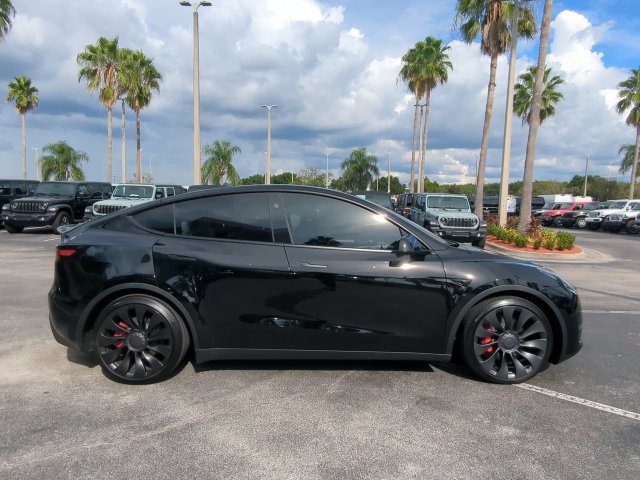 Used 2025 Tesla Model Y Performance AWD/4WD image 4