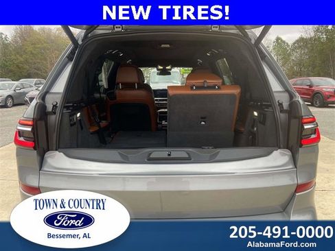 Used 2023 BMW X7 M60i image 8