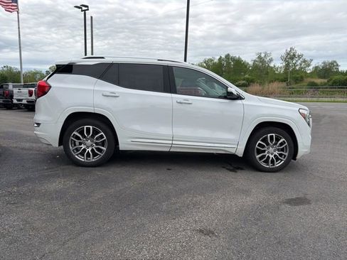 Used 2023 GMC Terrain Denali w/ Denali Premium Package AWD/4WD image 1