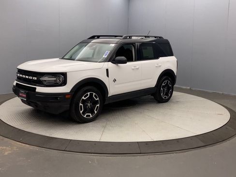 Used 2022 Ford Bronco Sport Outer Banks w/ Tech Package AWD/4WD image 9