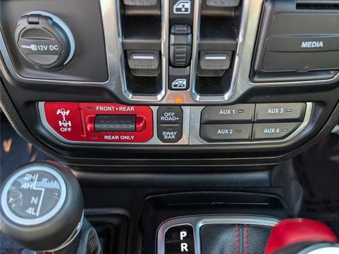 Used 2021 Jeep Gladiator Rubicon image 25