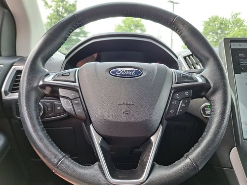 Used 2024 Ford Edge SEL AWD/4WD image 9