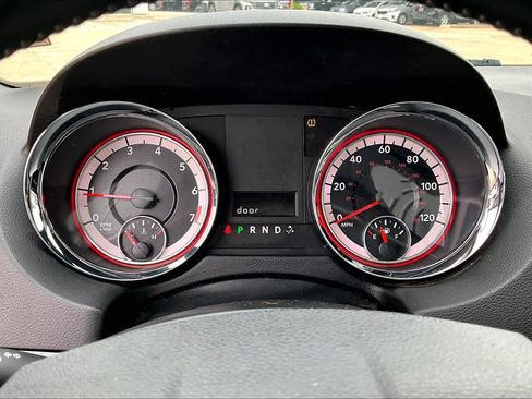 Used 2020 Dodge Grand Caravan SXT FWD image 25