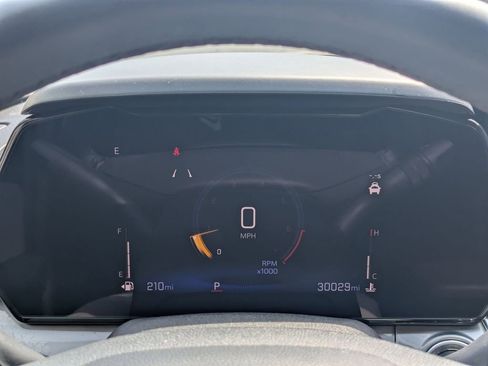 Used 2025 Chevrolet Trax LT w/ LT Convenience Package FWD image 16