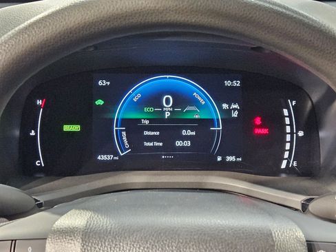 Used 2025 Toyota Camry LE FWD image 15