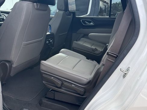 Used 2022 GMC Yukon SLT w/ SLT Luxury Package image 8