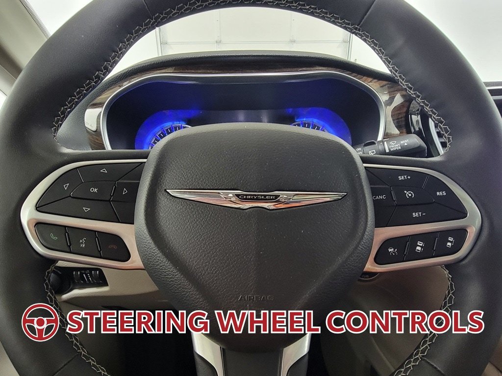 Used 2022 Chrysler Pacifica Limited FWD image 18