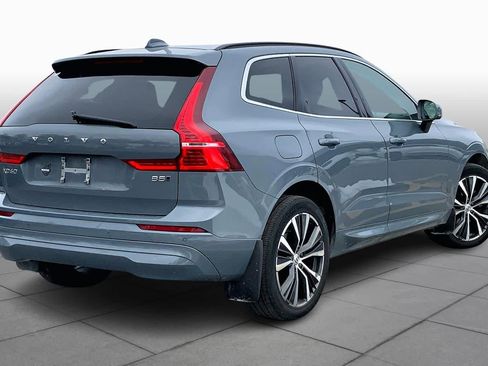 Used 2022 Volvo XC60 B5 Momentum w/ Climate Package image 13