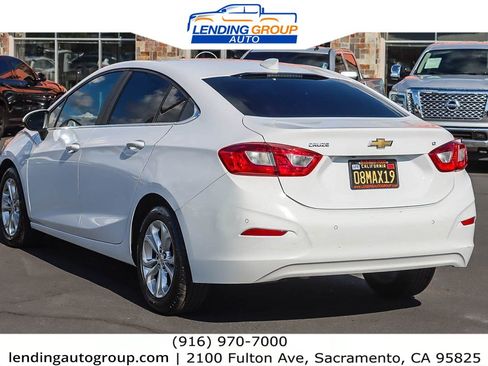 Used 2019 Chevrolet Cruze LT w/ Convenience Package image 2