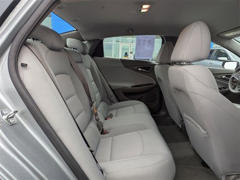 Used 2025 Chevrolet Malibu LT image 36