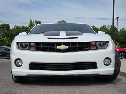 Used 2010 Chevrolet Camaro SS w/ RS Package RWD image 3