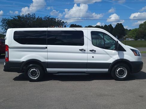 Used 2017 Ford Transit 150 XL RWD image 2