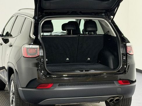 Used 2018 Jeep Compass Limited AWD/4WD image 12