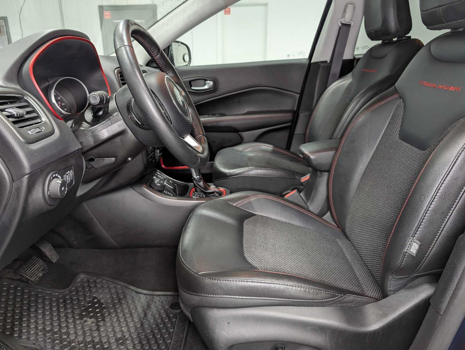 Used 2019 Jeep Compass Trailhawk w/ Cold Weather Group AWD/4WD image 4
