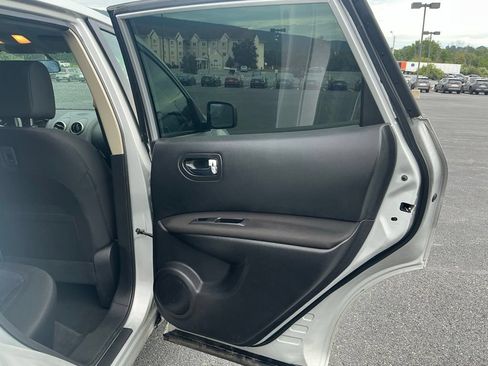 Used 2013 Nissan Rogue S AWD/4WD image 30
