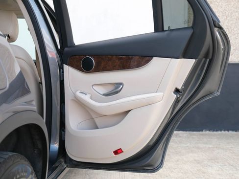 Used 2018 Mercedes-Benz GLC 300 image 26