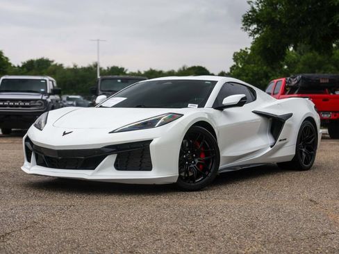 Used 2025 Chevrolet Corvette Z06 image 1