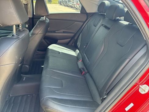 Used 2022 Hyundai Elantra Limited FWD image 10
