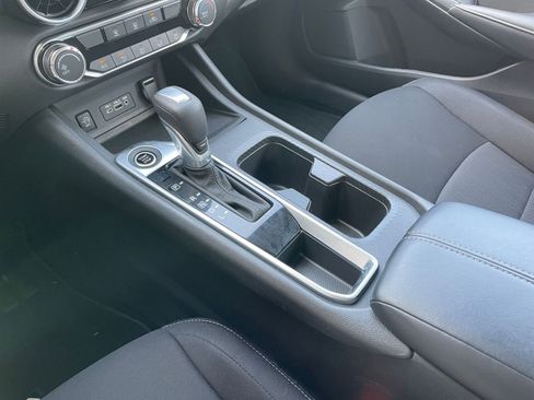 Used 2025 Nissan Sentra SV image 39