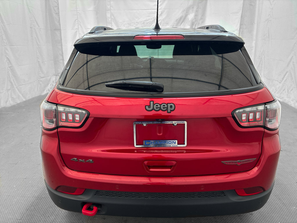 Used 2025 Jeep Compass Trailhawk AWD/4WD image 6