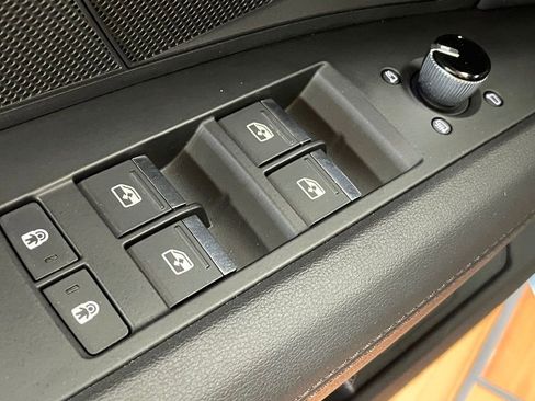 Used 2024 Audi e-tron GT Premium Plus w/ Performance Package image 18