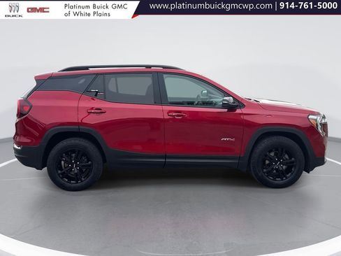 Used 2024 GMC Terrain AT4 image 9