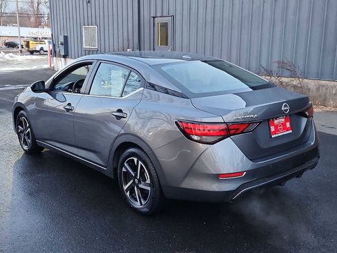 Used 2024 Nissan Sentra SV image 6