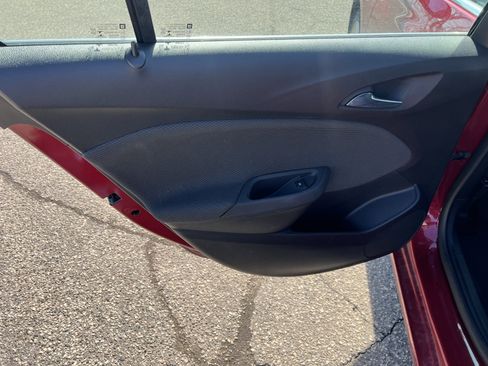 Used 2018 Chevrolet Cruze LT w/ Convenience Package image 11