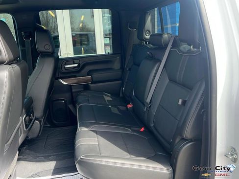 Used 2023 Chevrolet Silverado 3500 High Country image 11