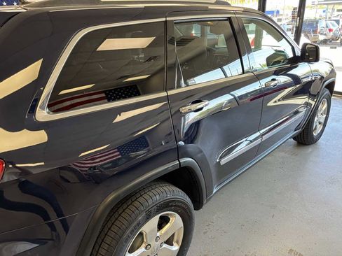 Used 2013 Jeep Grand Cherokee Limited w/ Luxury Group II image 38