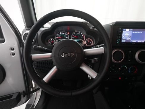Used 2008 Jeep Wrangler Unlimited Sahara AWD/4WD image 4