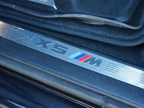 Used 2017 BMW X5 M image 21