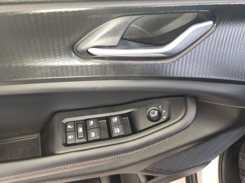 Used 2024 Jeep Grand Cherokee L Altitude RWD image 31