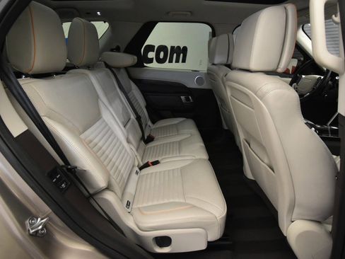 Used 2017 Land Rover Discovery HSE Luxury image 18