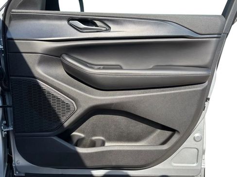New 2026 Jeep Grand Cherokee Laredo AWD/4WD image 31