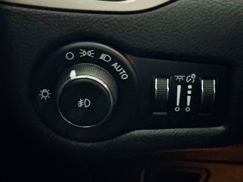 Used 2014 Jeep Cherokee Limited AWD/4WD image 11