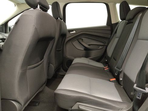 Used 2019 Ford Escape SE FWD image 18