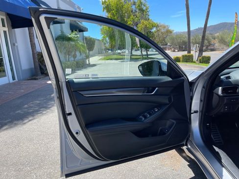 Used 2019 Honda Accord Sport image 18