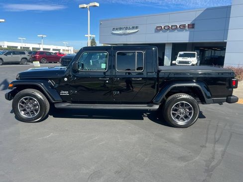 Used 2022 Jeep Gladiator Overland w/ Popular Equipment Package AWD/4WD image 23