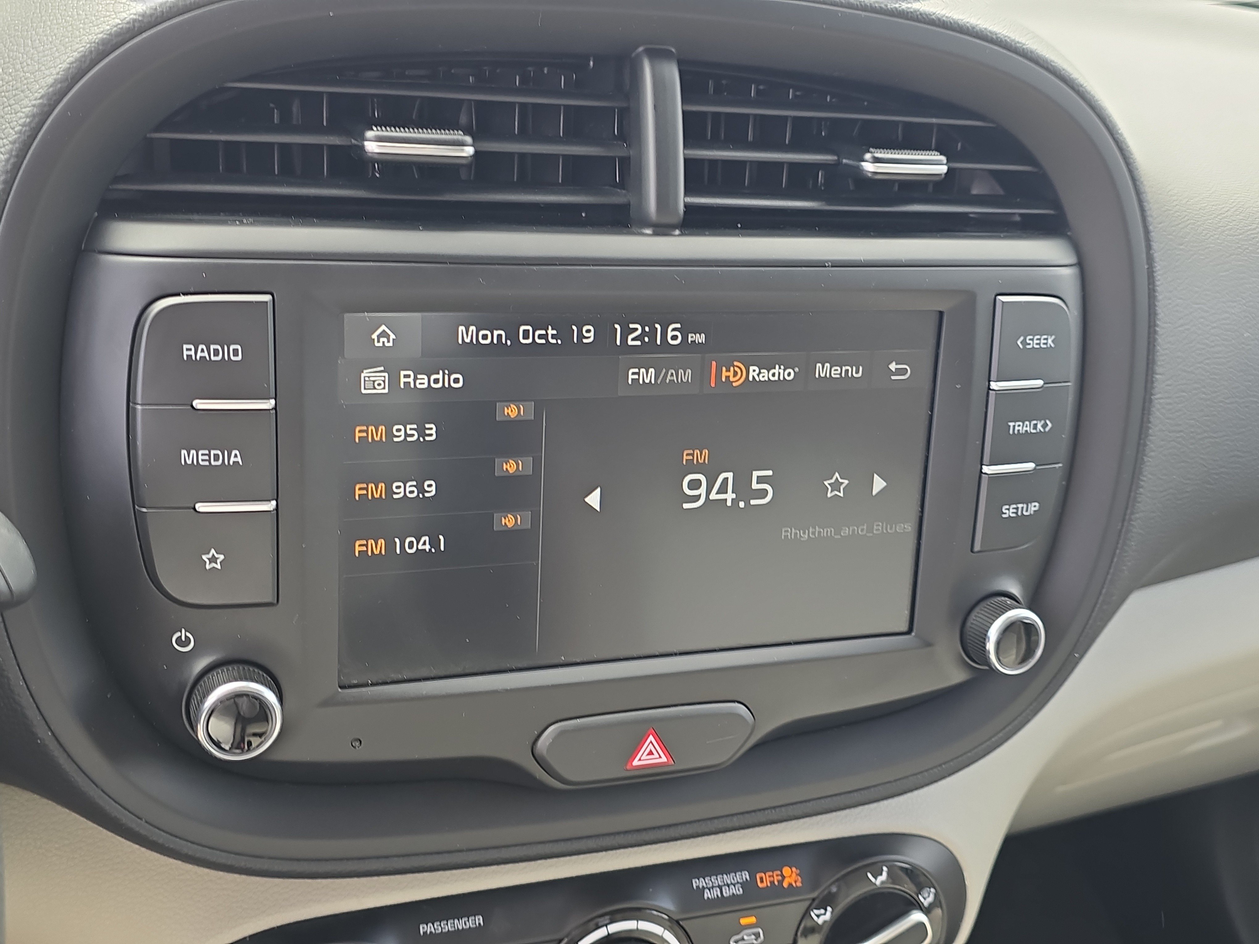Certified 2025 Kia Soul LX w/ LX Technology Package FWD image 22