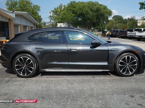 Used 2022 Porsche Taycan 4 Cross Turismo AWD/4WD image 8