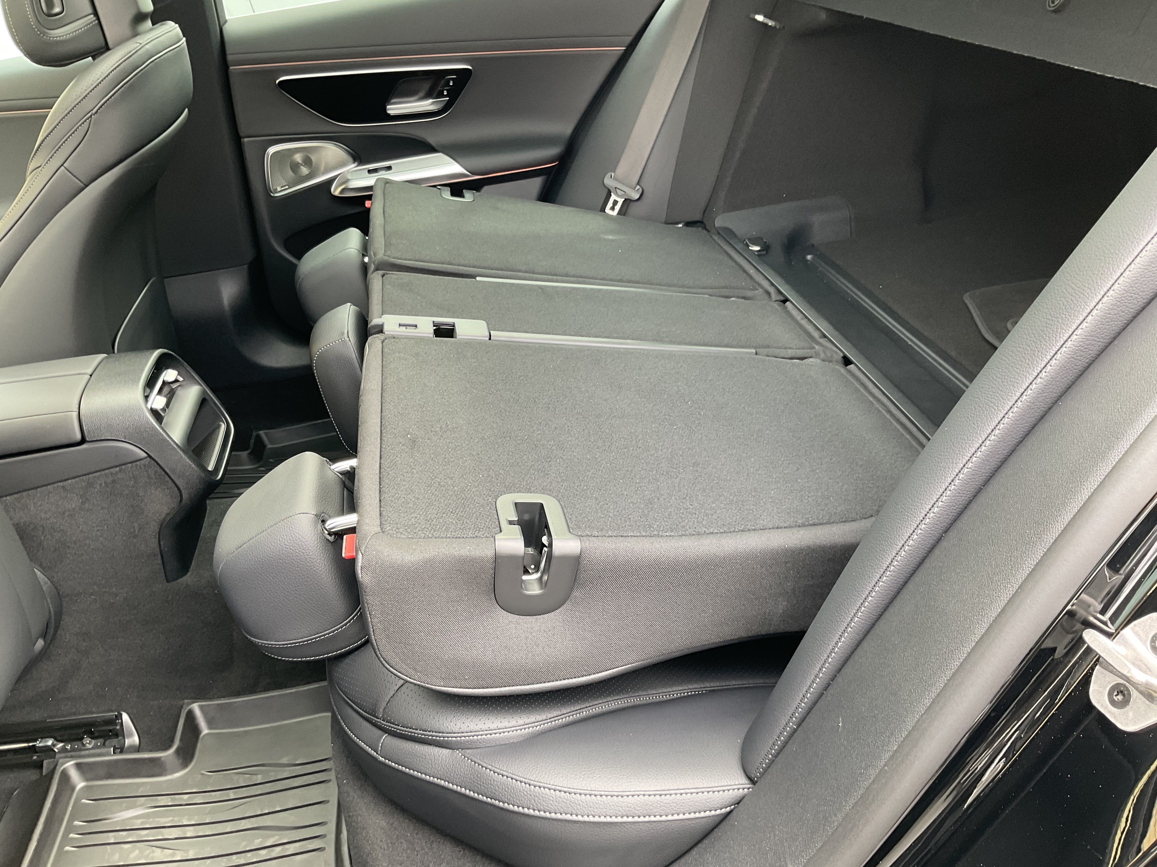Used 2024 Mercedes-Benz E 350 4MATIC Sedan image 49