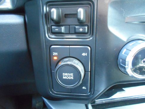 Used 2025 Ford F350 Lariat w/ Lariat Ultimate Package image 24