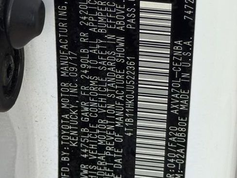 Used 2018 Toyota Camry LE image 9