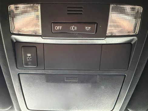 Used 2017 Toyota Tacoma TRD Sport w/ Tow Package image 25