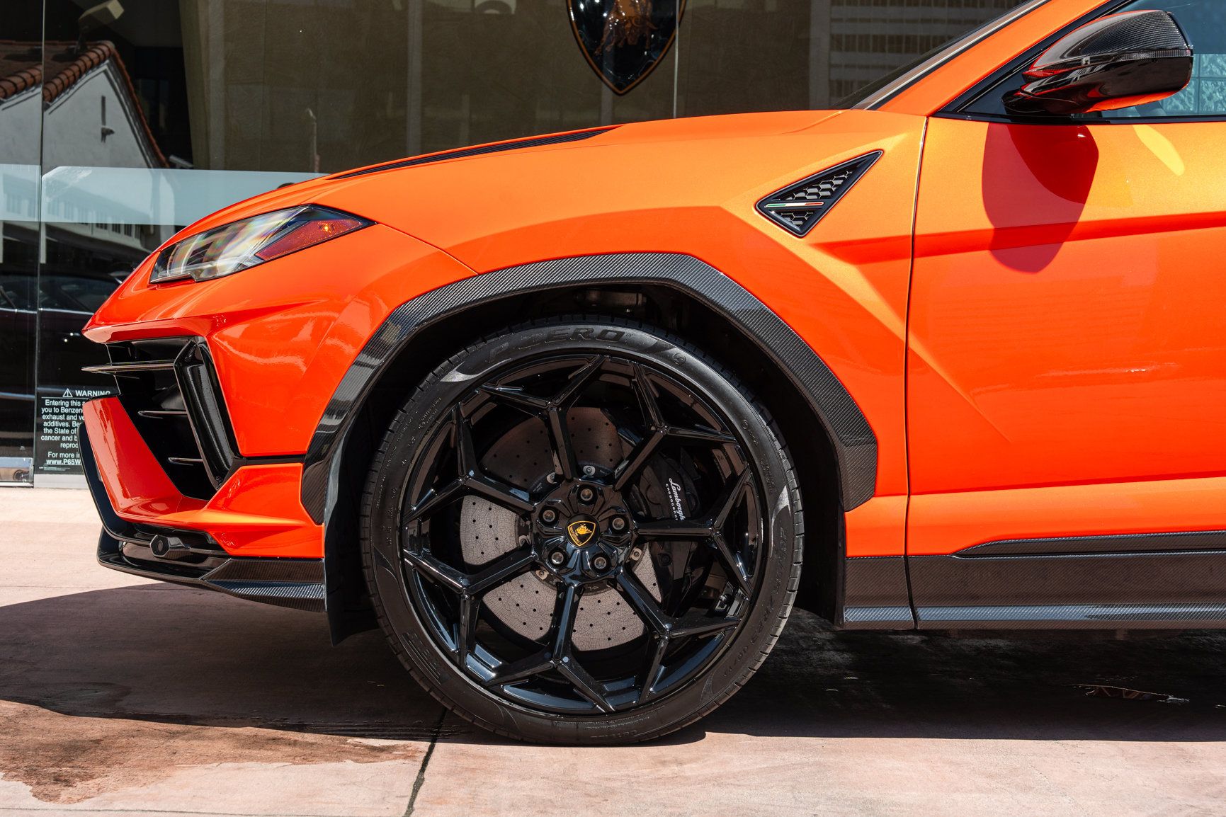 Used 2024 Lamborghini Urus Performante AWD/4WD image 9