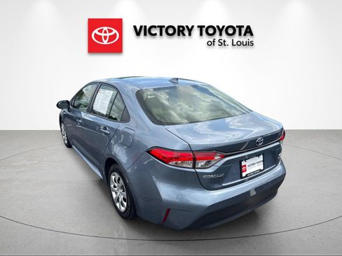 Used 2025 Toyota Corolla LE FWD image 5