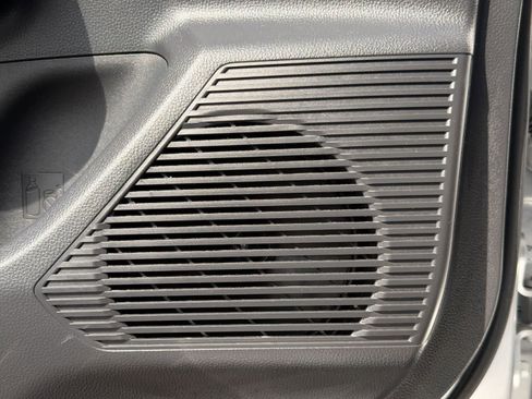 Used 2025 Toyota Prius XLE image 32