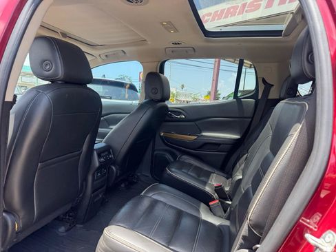 Used 2017 GMC Acadia Denali w/ Technology Package FWD image 8