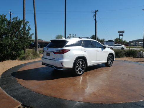 Used 2018 Lexus RX 450hL Premium w/ Premium Package image 2
